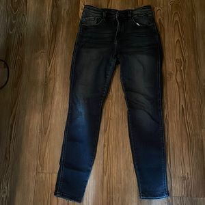 Kurvy KanCan - Rarely Worn